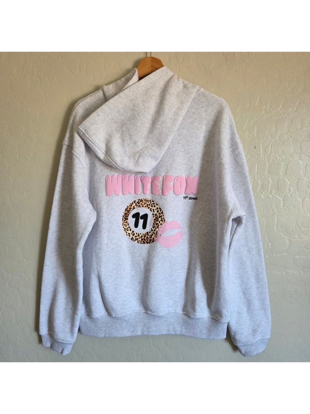 White Fox 11th Street She's So Lucky Oversized Hoodie Leopard Splice Sz M/L NWOT
